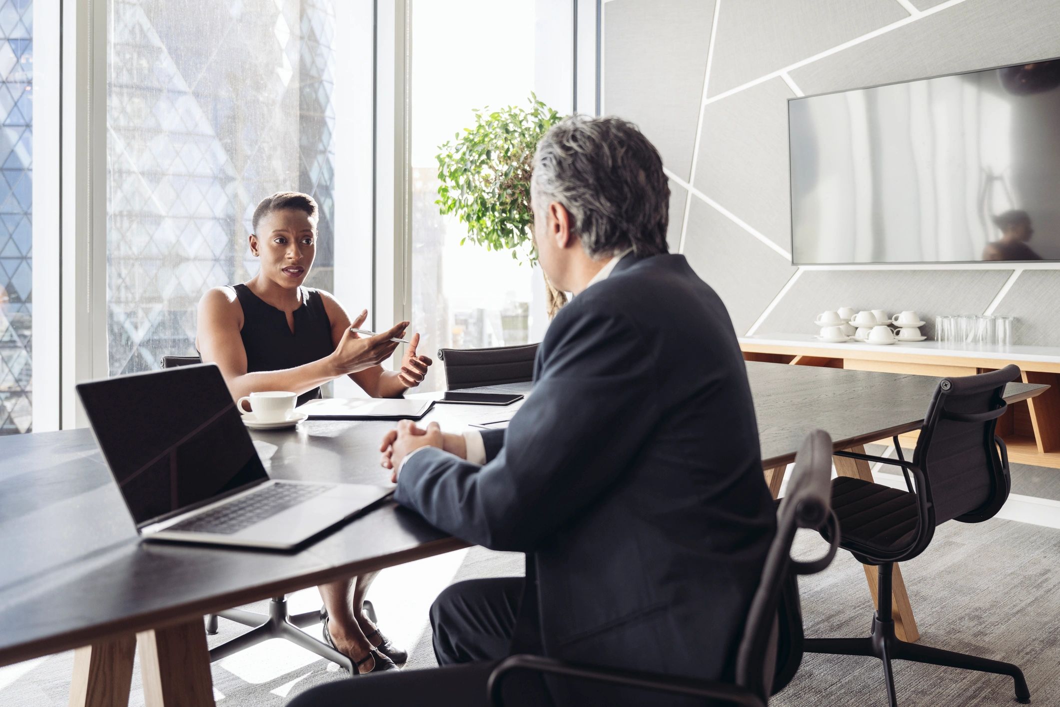 Consulta legal profesional en oficina